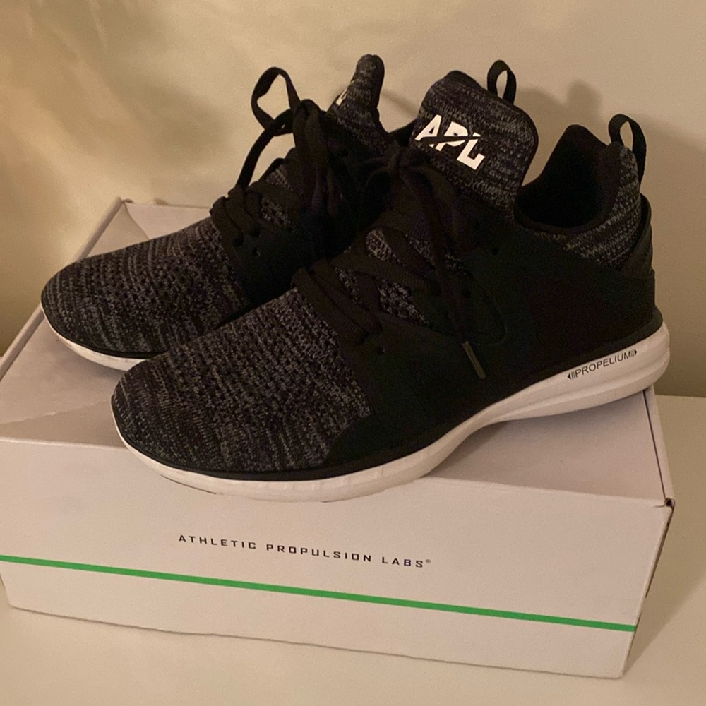 APL Ascend Mens US size 8 Black/Charcoal